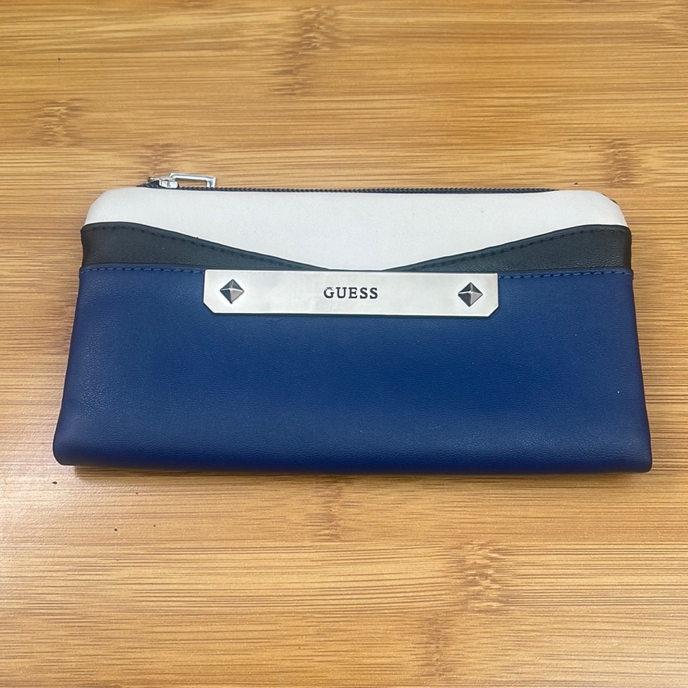Guess wallet